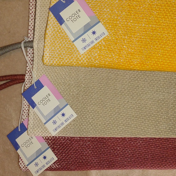 🙂CHOICE OF COOLER TOTES - Picture 2 of 10